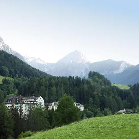 Robinson Club Schweizerhof فندق فولبيرا